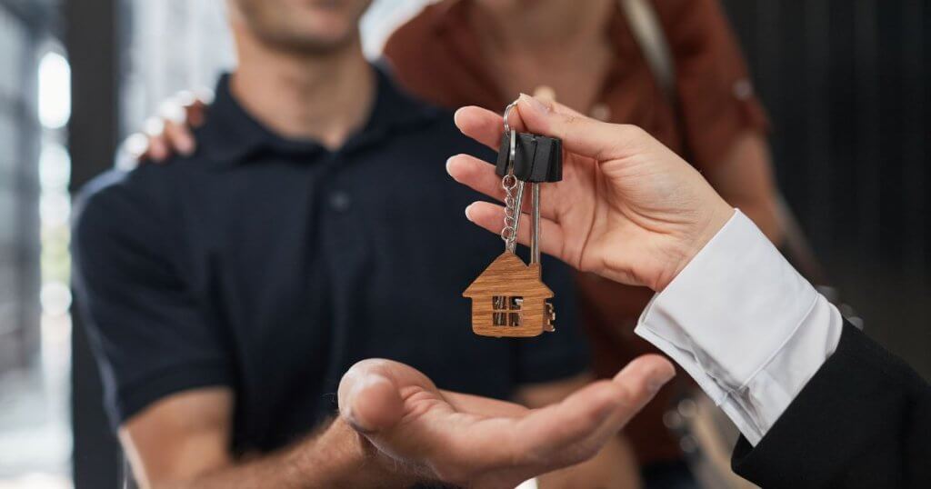 Bridging loan assistance in Singapore provided by the best moneylender in Singapore for smooth property purchases.